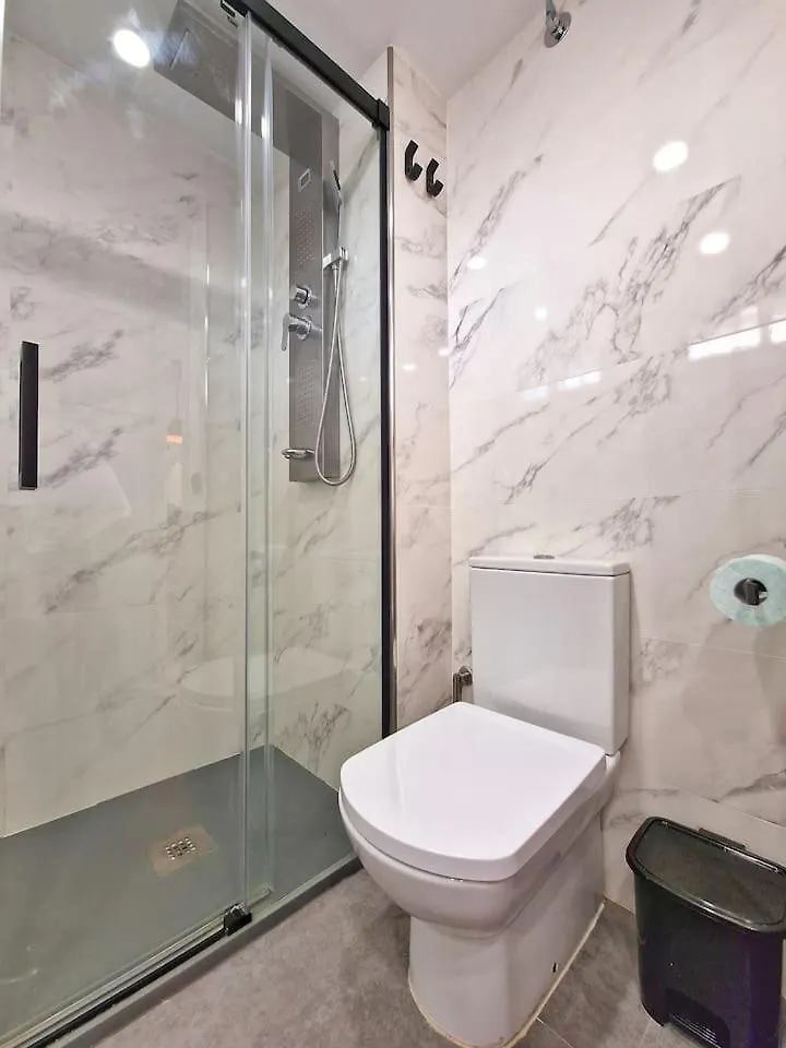 Amplio Apartamento Con Terraza En Primera Linea De Playa Apartment Fuengirola