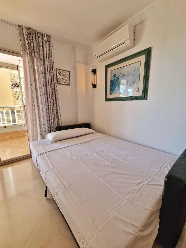 Amplio Apartamento Con Terraza En Primera Linea De Playa Apartment Fuengirola