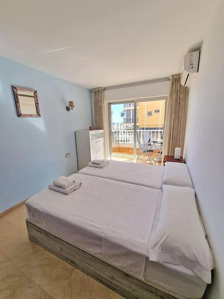Amplio Apartamento Con Terraza En Primera Linea De Playa Apartment Fuengirola Spain