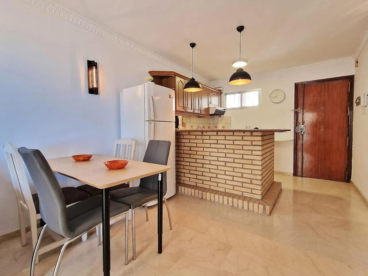 Amplio Apartamento Con Terraza En Primera Linea De Playa Apartment Fuengirola